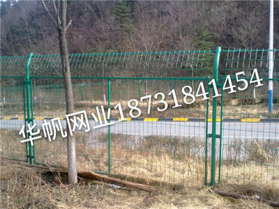 安平縣華帆絲網(wǎng)制品公司 陜西林區(qū)防護(hù)網(wǎng)與高速公路護(hù)欄網(wǎng)的專(zhuān)業(yè)制造商